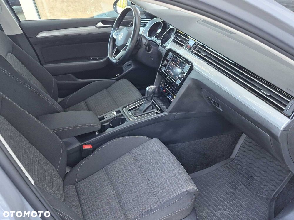 Volkswagen Passat - 9