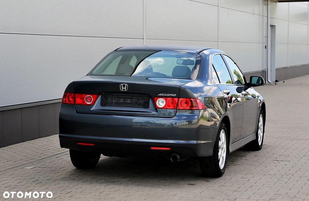Honda Accord 2.0 Sport - 8