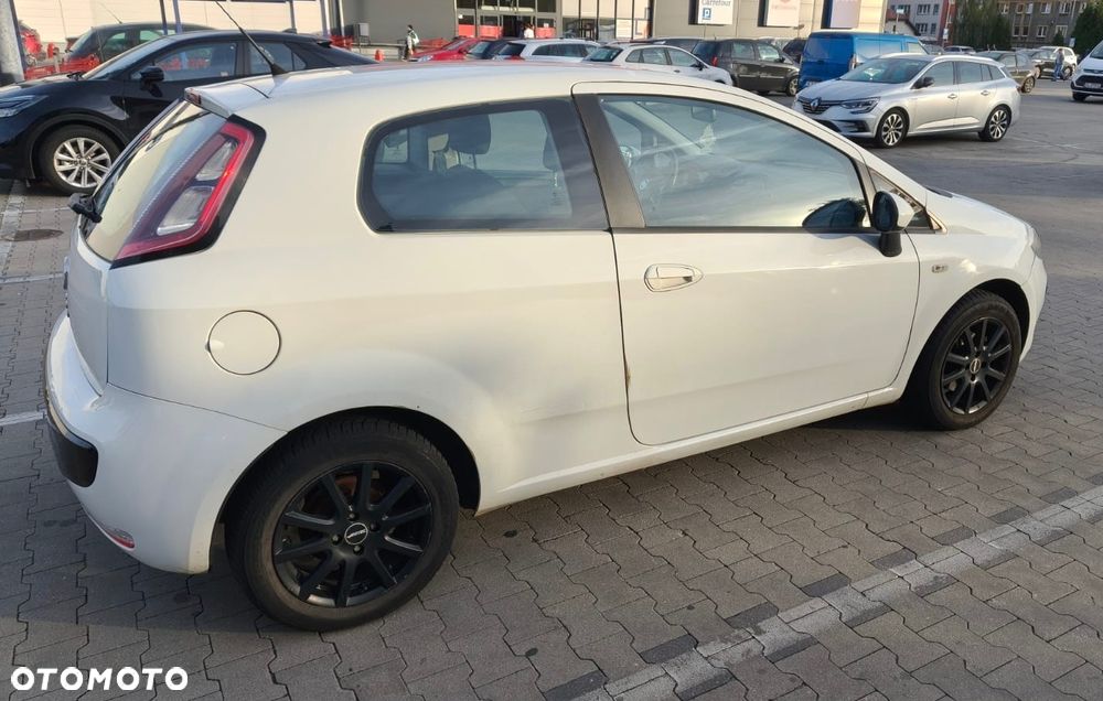 Fiat Punto Evo 2011 photo 5