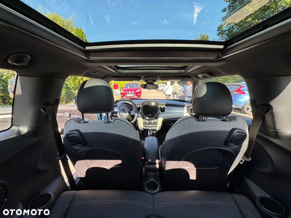 MINI Cooper SE Classic Trim - 8