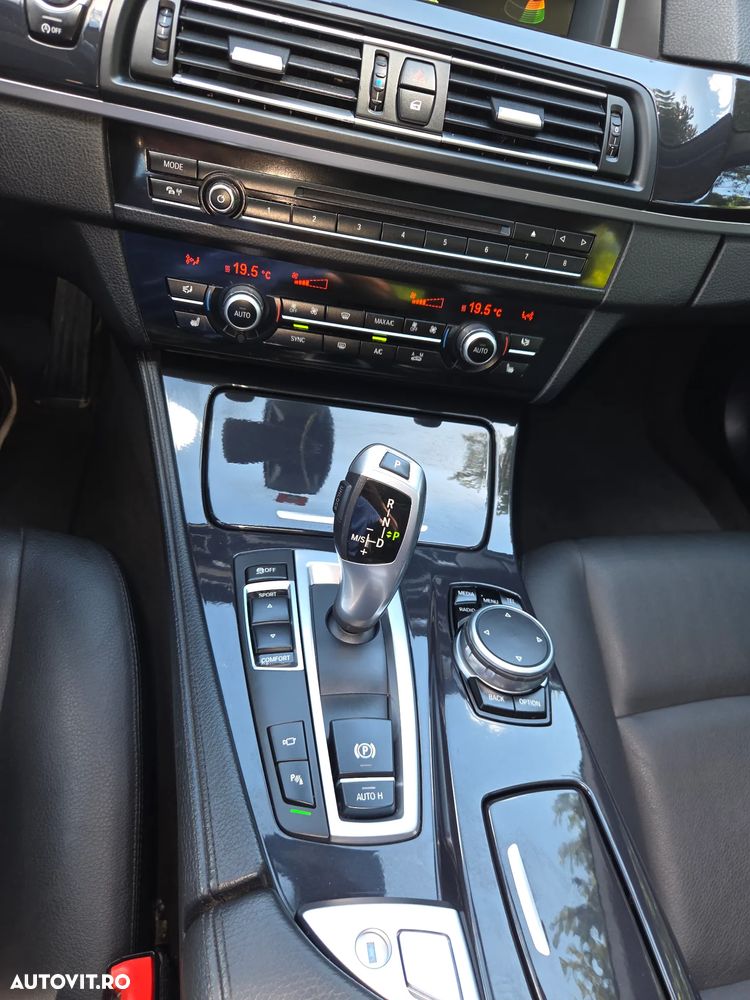 BMW Seria 5 520d Aut. - 29