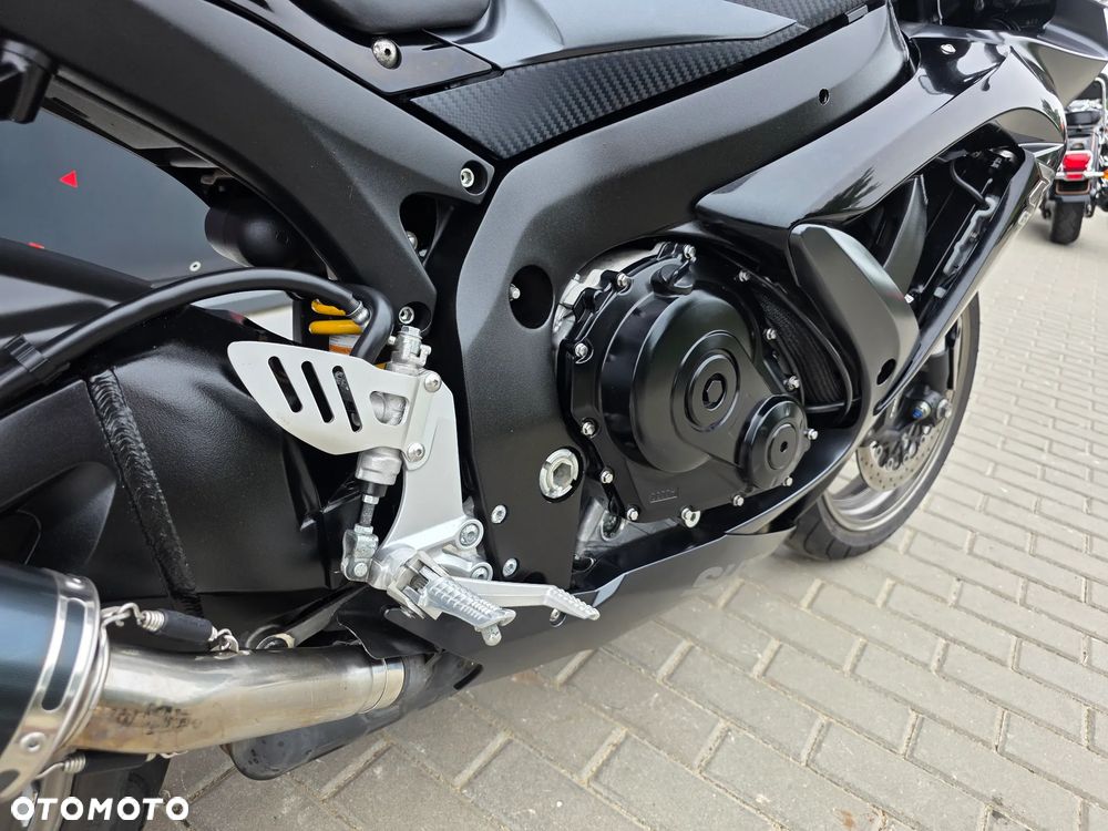 Suzuki GSX-R - 15