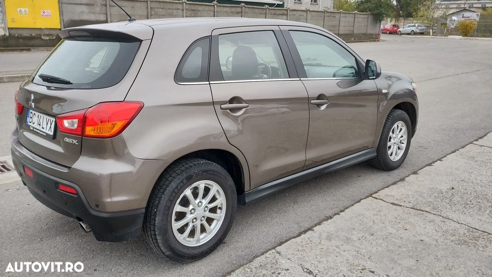 Mitsubishi ASX - 4