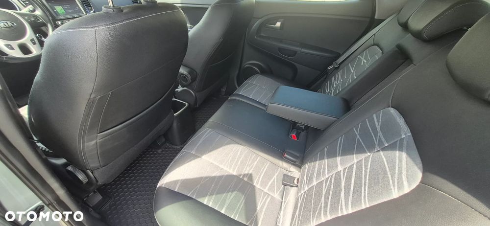 Kia Venga 1.6 Business Line - 10