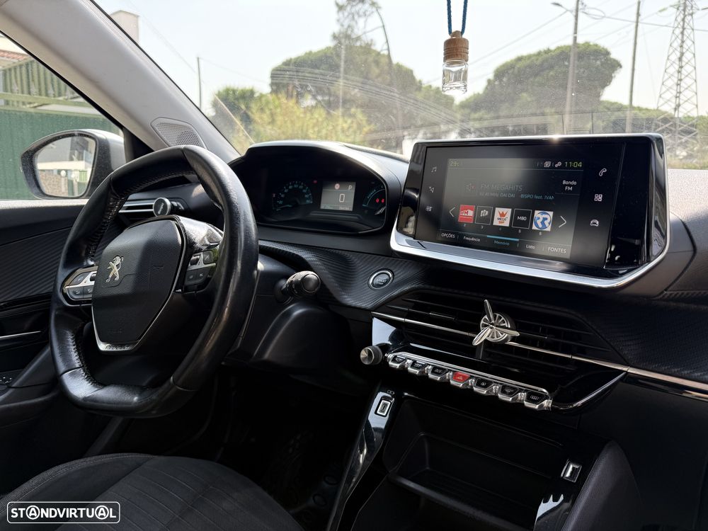 Peugeot 2008 - 8