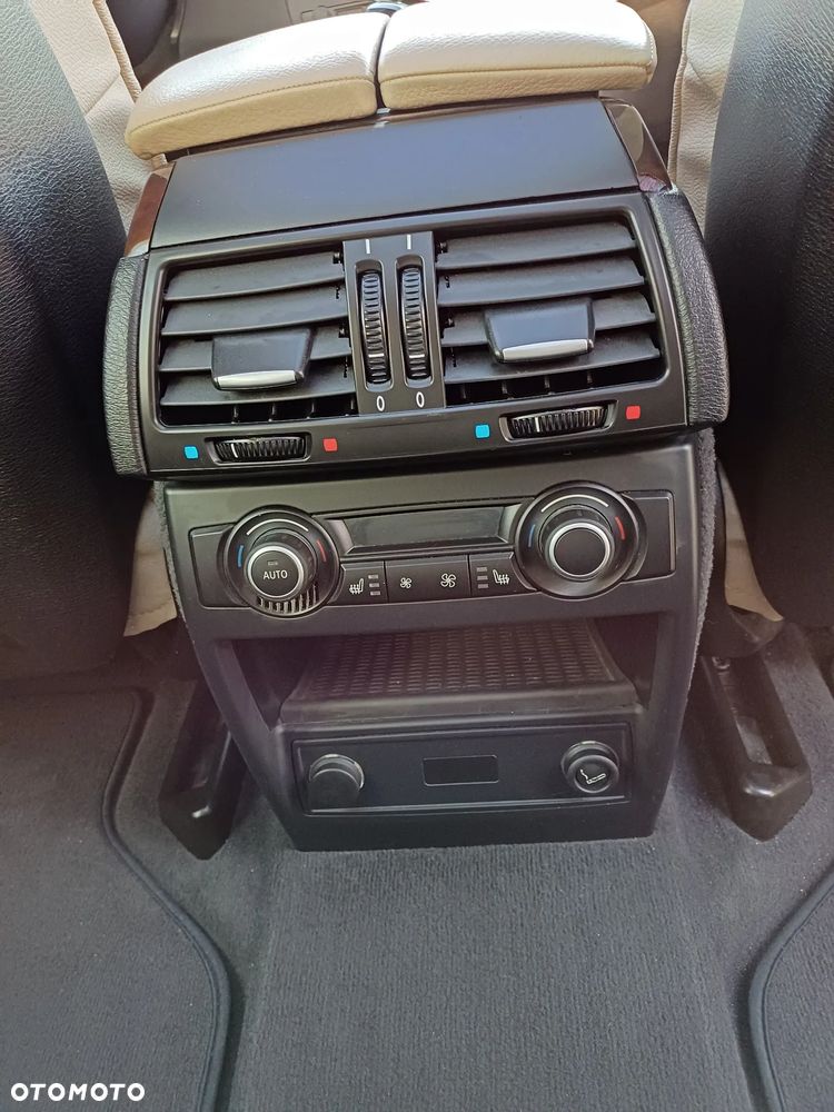 BMW X5 xDrive35i - 26