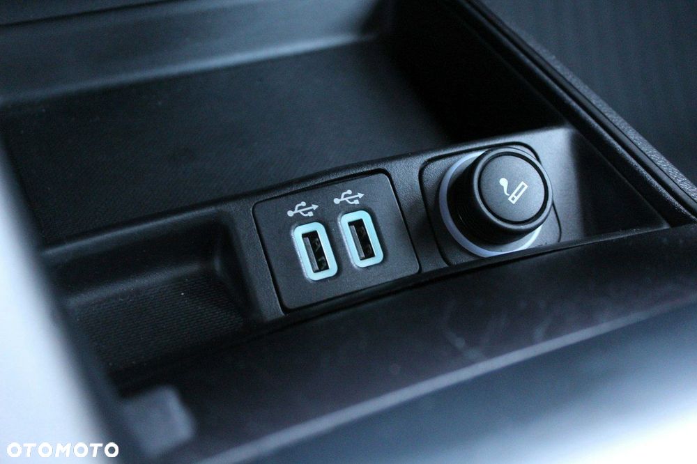 Ford Mondeo SW 2.0 Hybrid Trend - 32