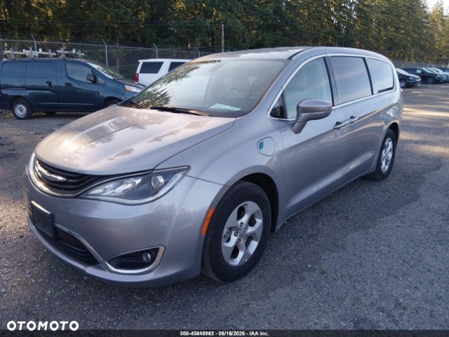 Chrysler Pacifica - 2