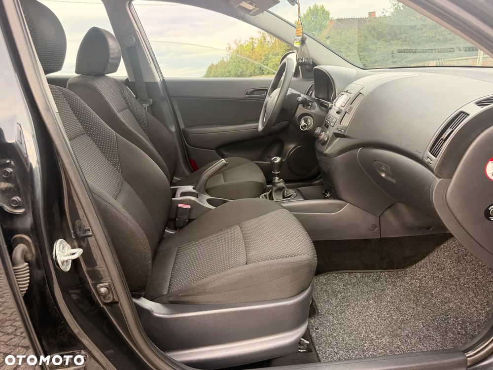 Hyundai i30 1.4 Base - 11
