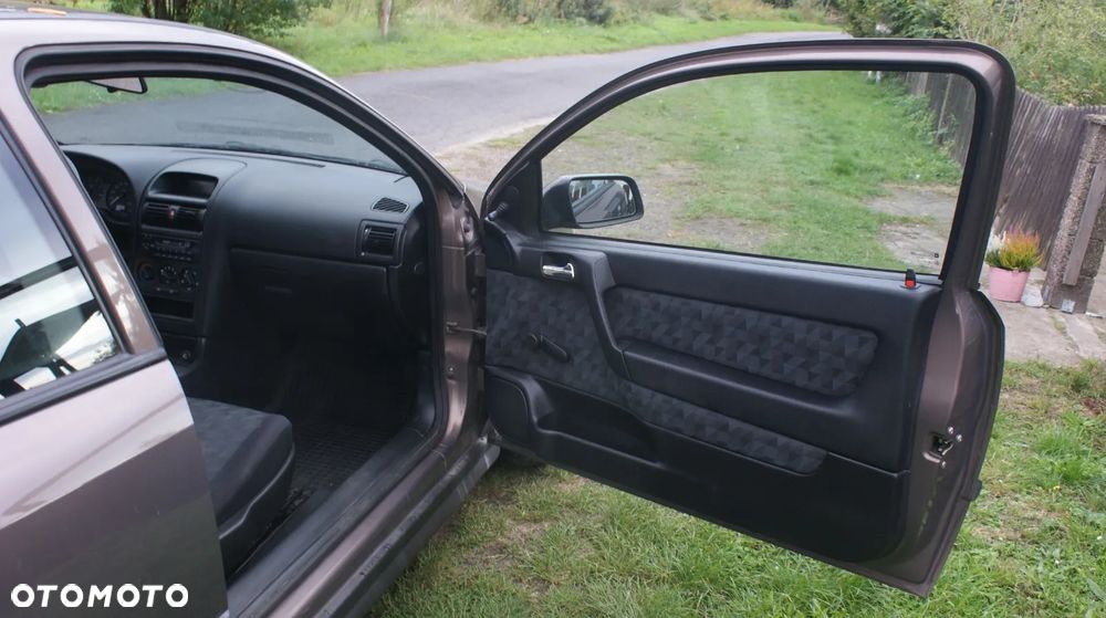 Opel Astra - 11