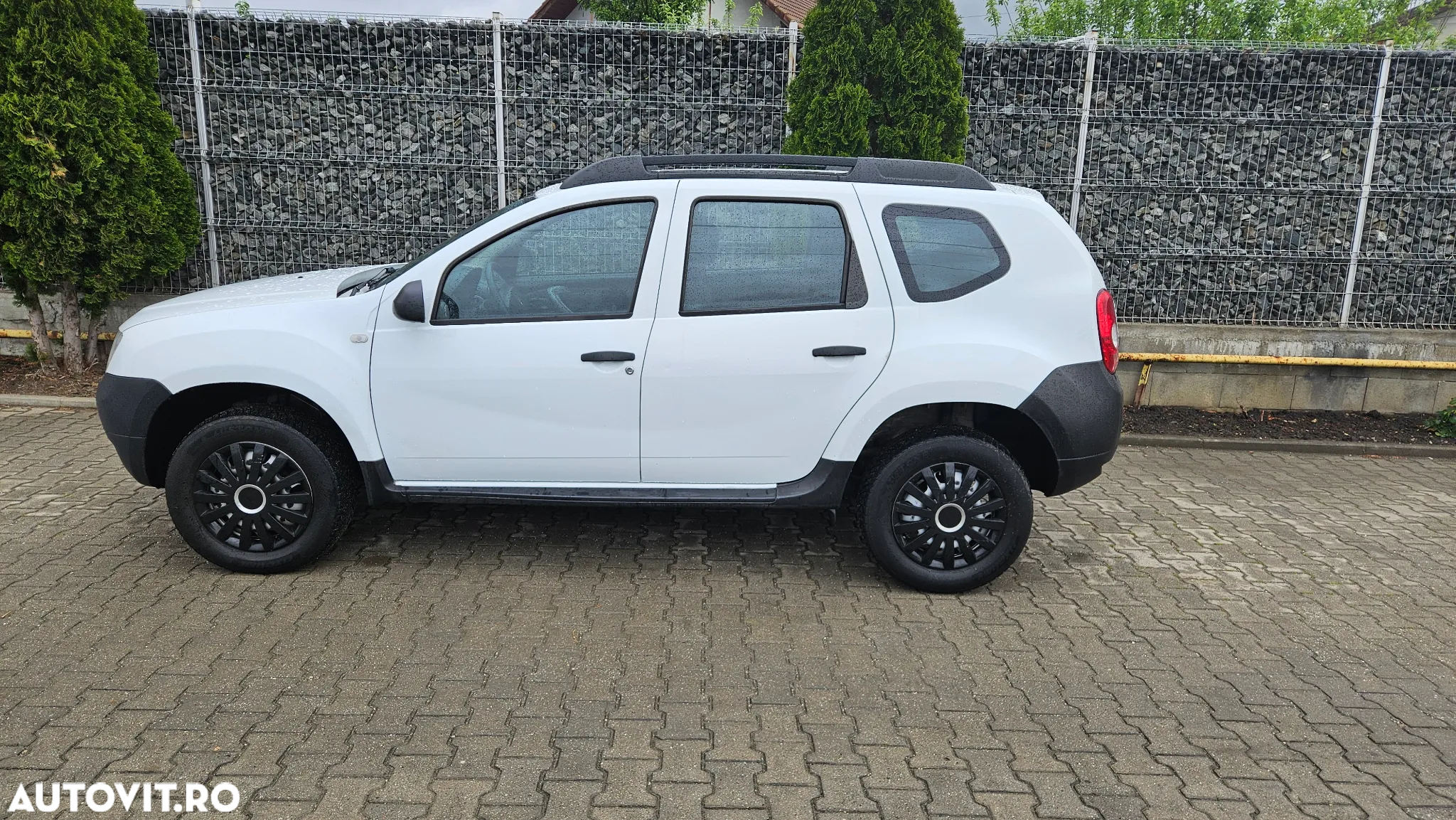 Dacia Duster 1.6 4x2 Laureate - 4