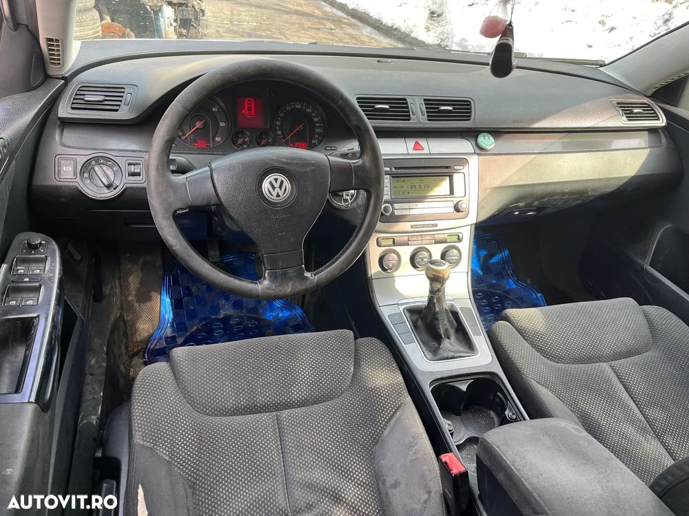 Dezmembrez VW Volkswagen Passat B6 4 motion berlina 2.0 BKP 140CP gri argintiu LA7W xenon - 8