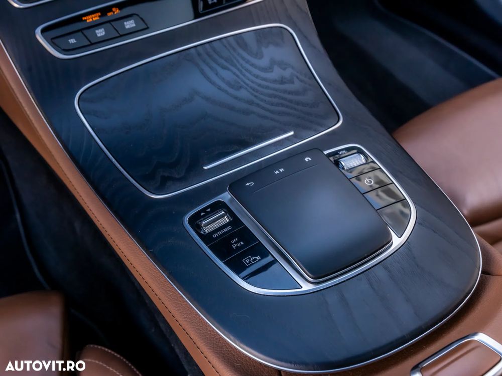 Mercedes-Benz E 300 de 4Matic 9G-TRONIC AMG Line - 19
