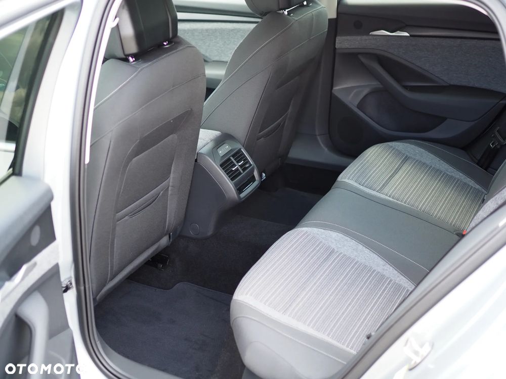 Skoda Superb 1.5 TSI mHEV Drive DSG - 7