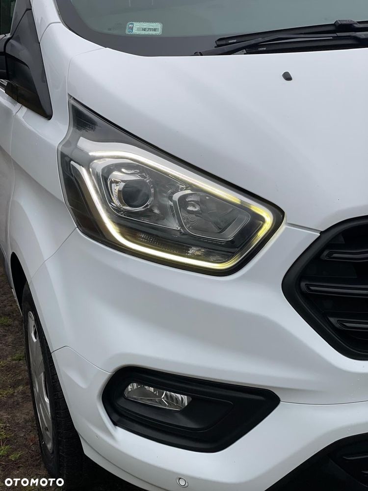 Ford Transit Custom 290 L2H1 Limited - 11