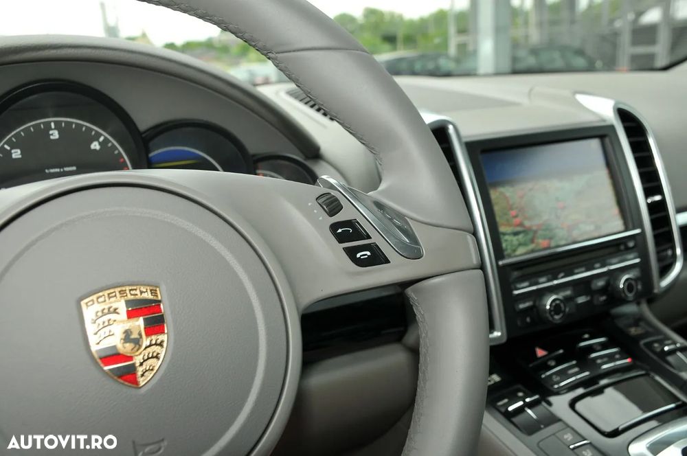 Porsche Cayenne 3.0TD TipTronic - 12