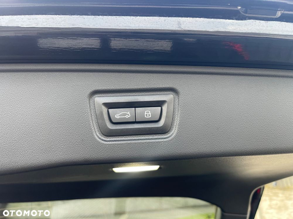 BMW Seria 5 540d xDrive mHEV - 21