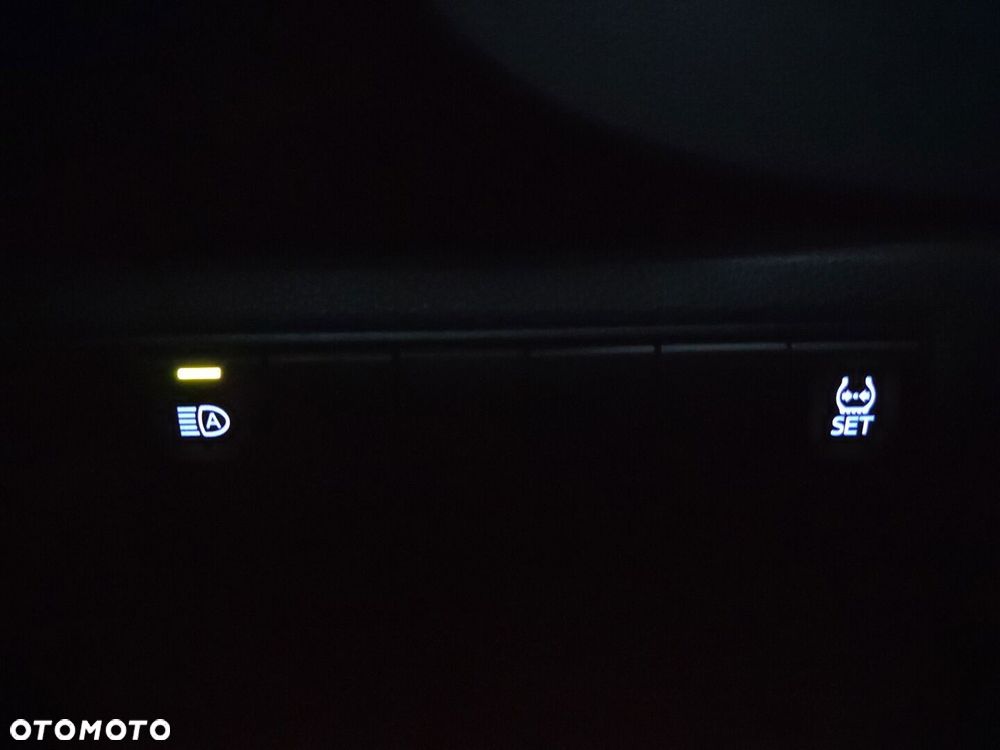 Toyota Corolla - 22