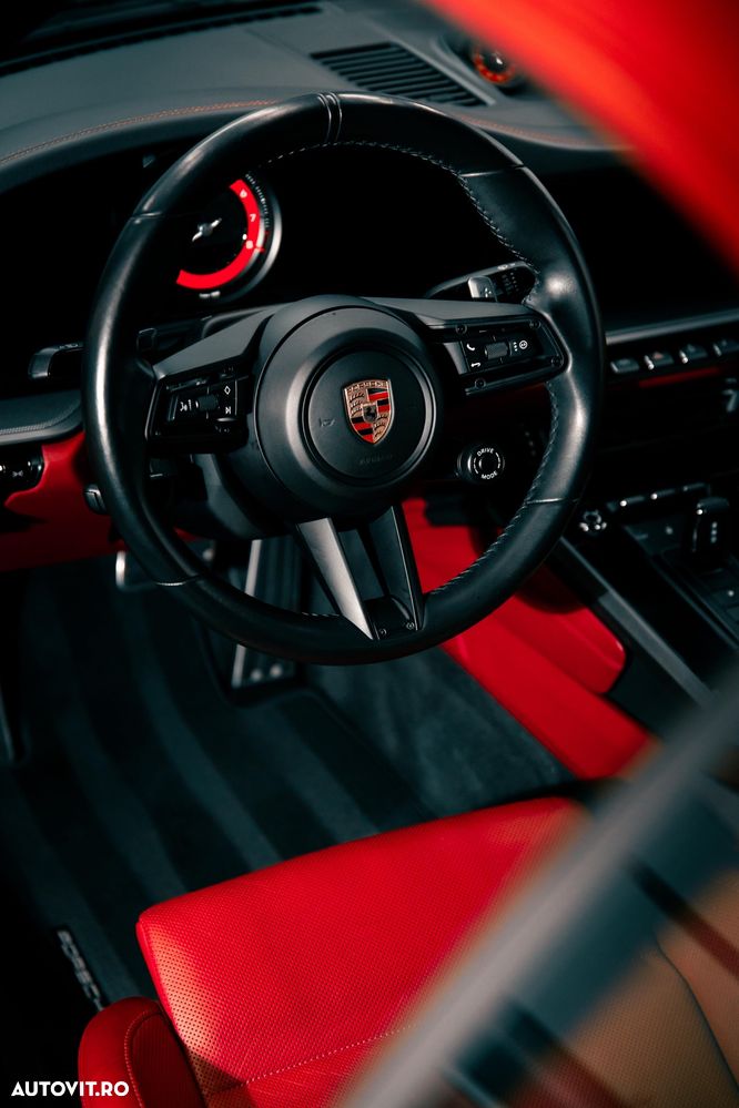 Porsche 911 GTS PDK - 9