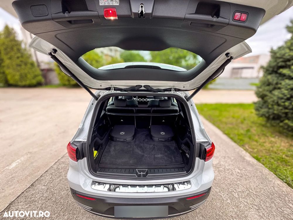 Mercedes-Benz EQB - 7