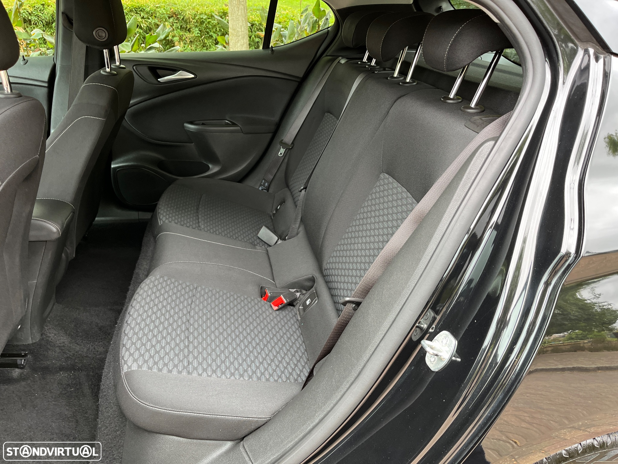 Opel Astra 1.2 T Business Edition S/S - 22