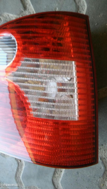 Farol tras lado passageiro vw polo 2004 - 3