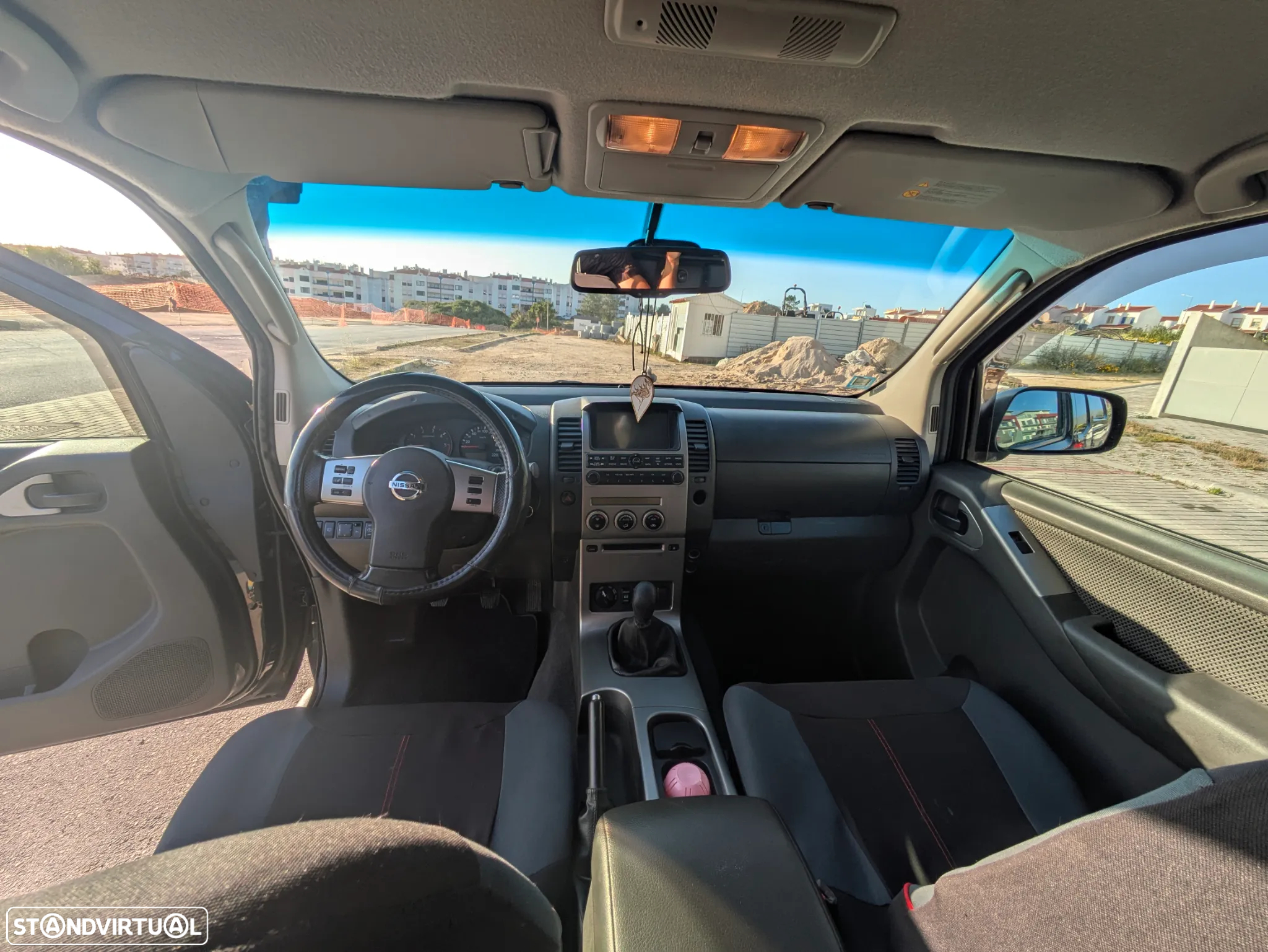 Nissan Navara 2.5 dCi KC SE+BDT - 9