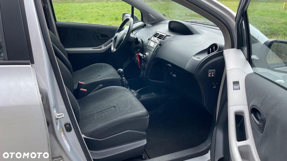 Toyota Yaris 1.33 Luna - 9