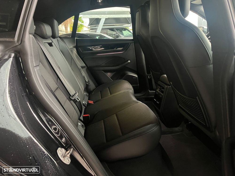 Porsche Macan Electric 4 - 56