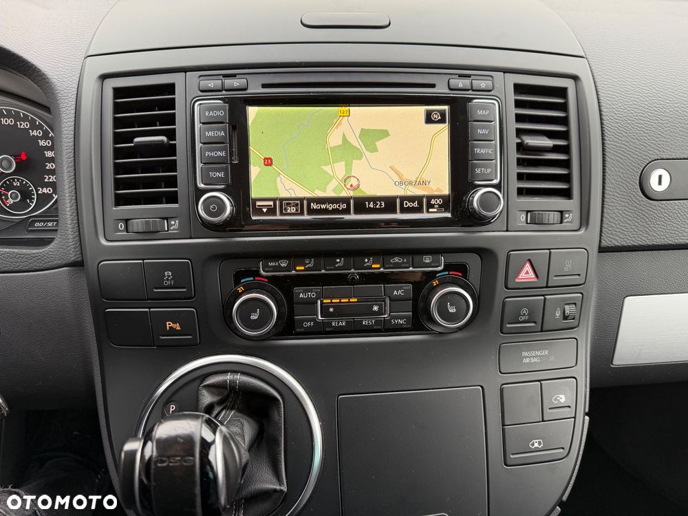 Volkswagen Multivan - 31