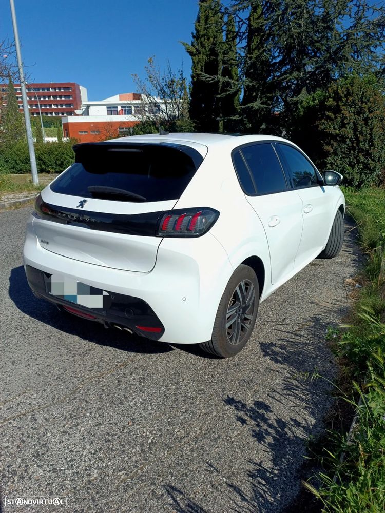 Peugeot 208 1.2 PureTech Allure EAT8 - 8