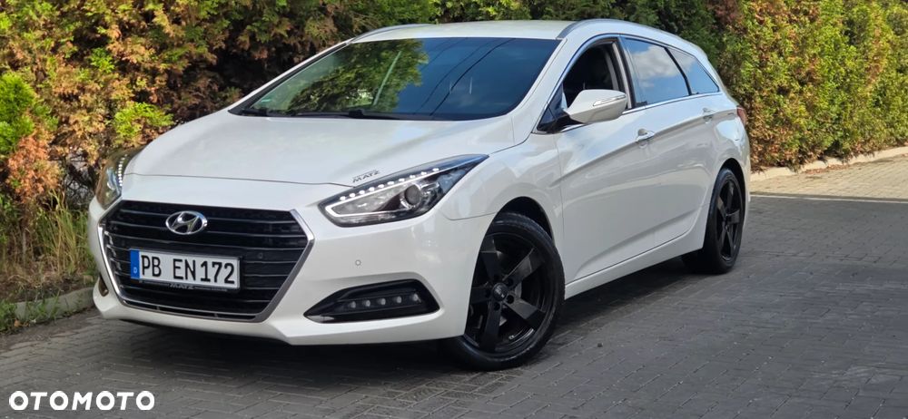 Hyundai i40 Kombi 1.7 CRDi DCT Premium - 3