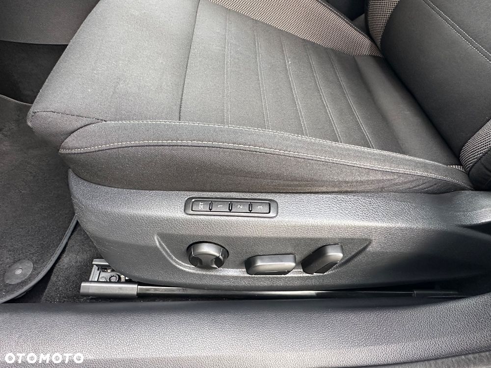 Skoda Superb 2.0 TDI 4x4 DSG Scout - 32