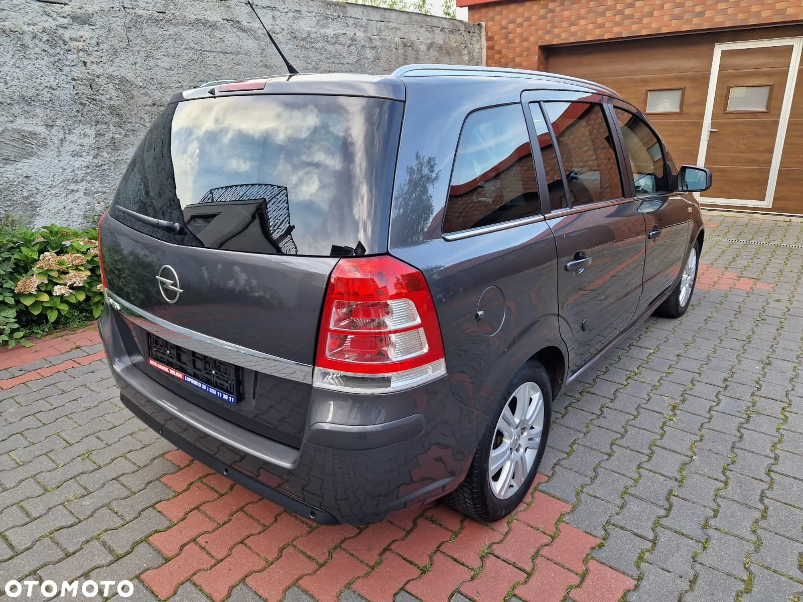 Opel Zafira 1.8 Cosmo EasyTronic - 8