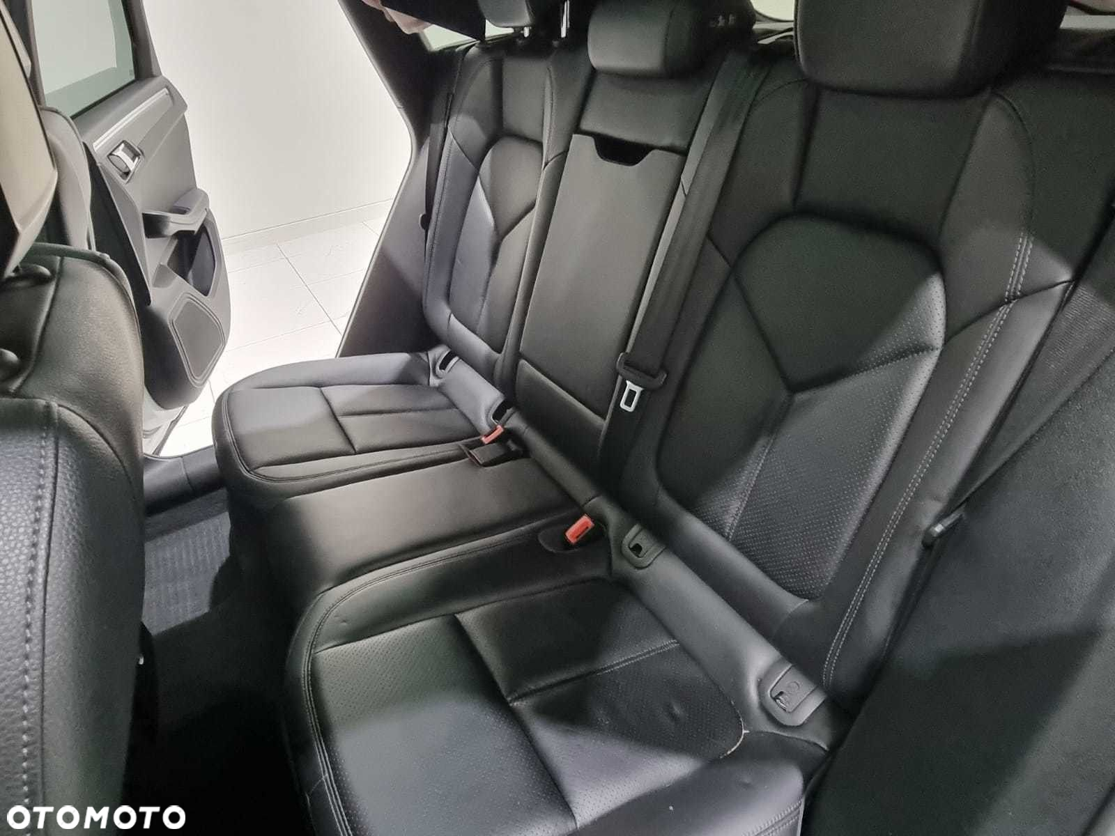 Porsche Macan - 23