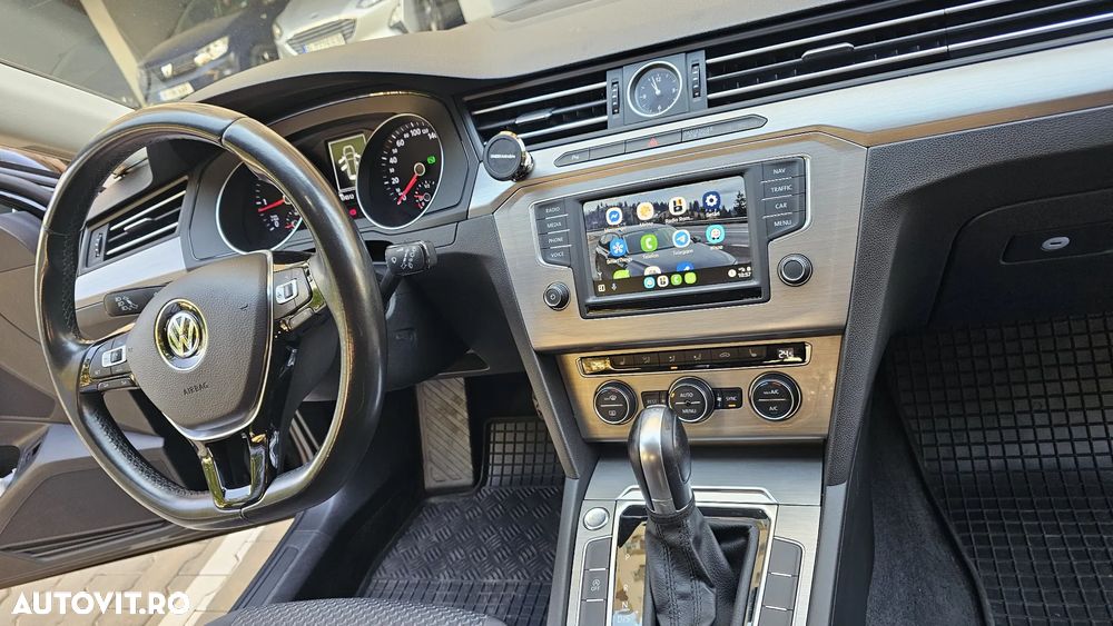 Volkswagen Passat - 13