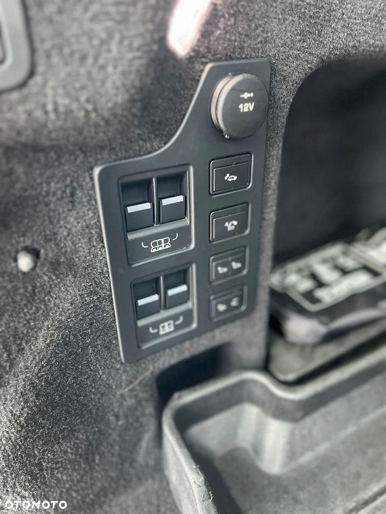 Land Rover Discovery 3.0 TD6 HSE Luxury - 31