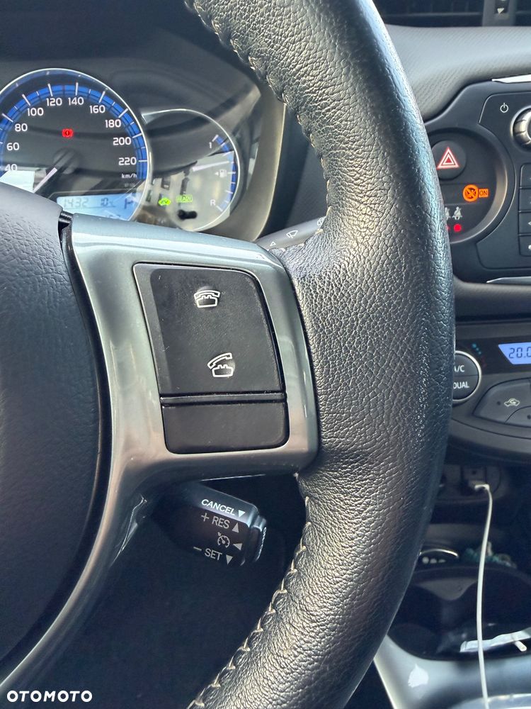 Toyota Yaris ver-hybrid-style-selection - 15