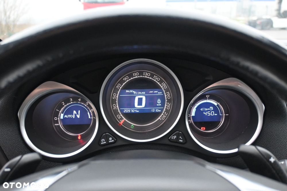 Citroën DS4 THP 155 EGS6 SoChic - 11