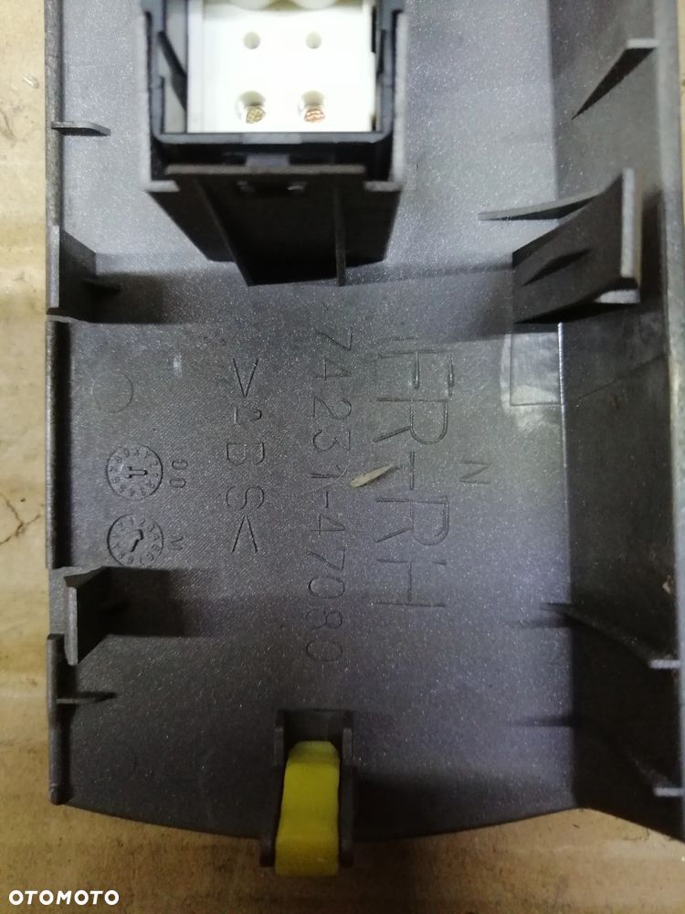 Toyota Prius II panele sterowania szyb komplet - 9