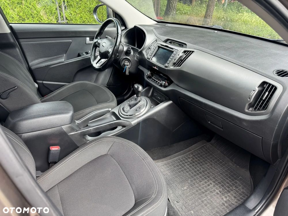 Kia Sportage 2.0 CRDI 4WD Automatik Dream-Team Edition - 11