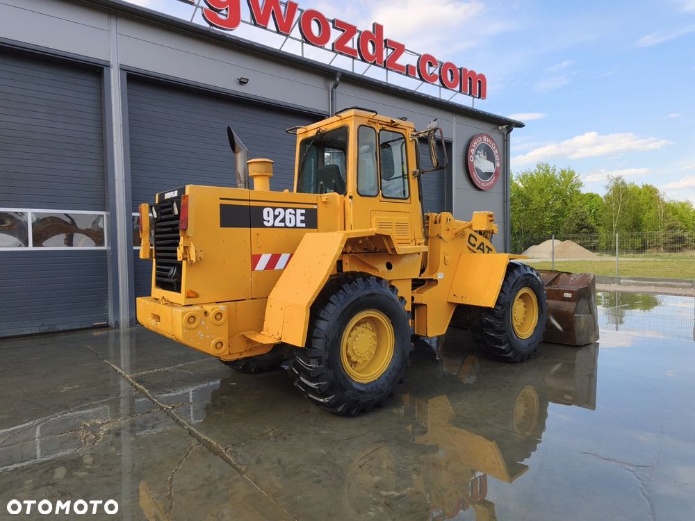Caterpillar 926E - 4