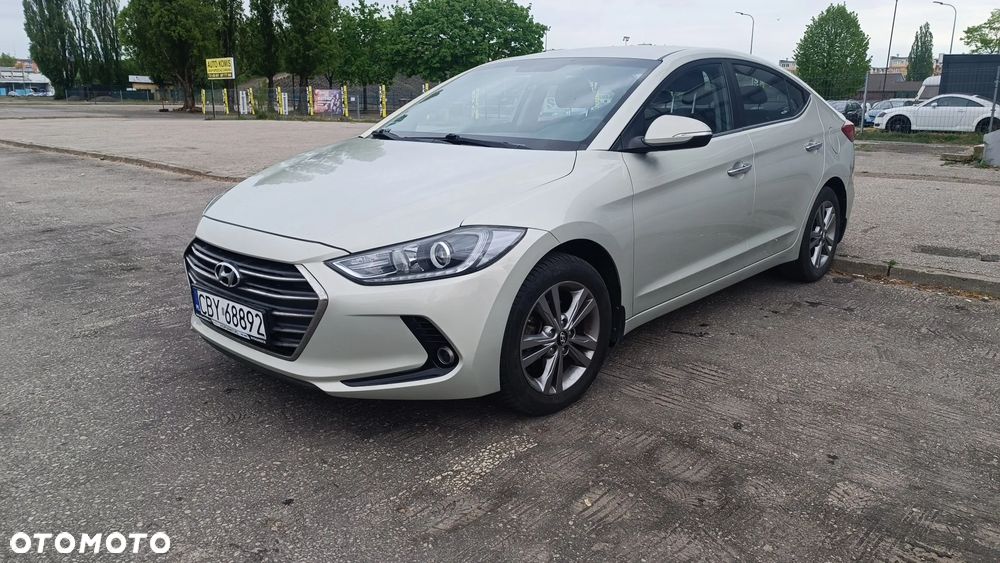 Hyundai Elantra 1.6 Comfort - 14