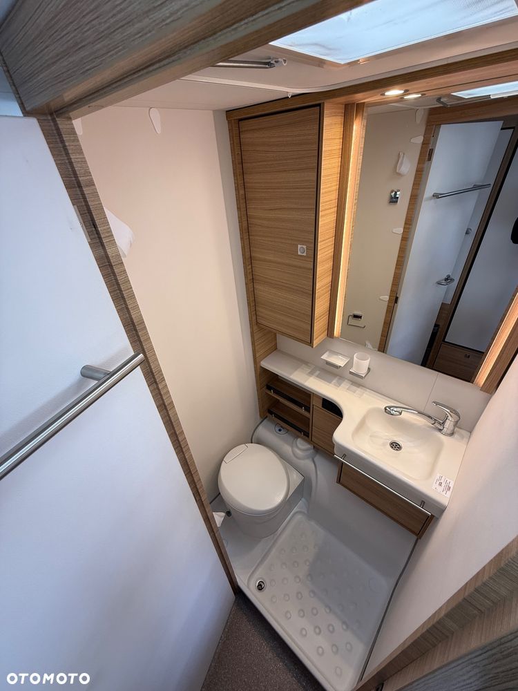 Dethleffs Camper 500 QSK Nomad Aero - 30