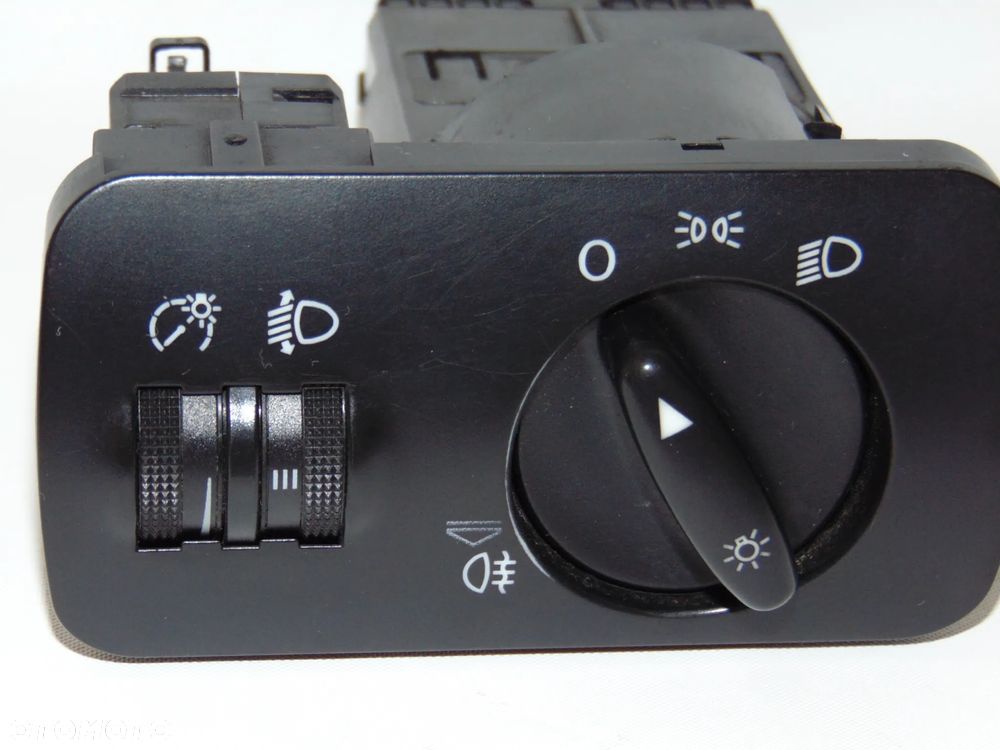 Włącznik przełącznik pokrętło świateł 8L1941531H Audi A3 8L , 96-03r - 2