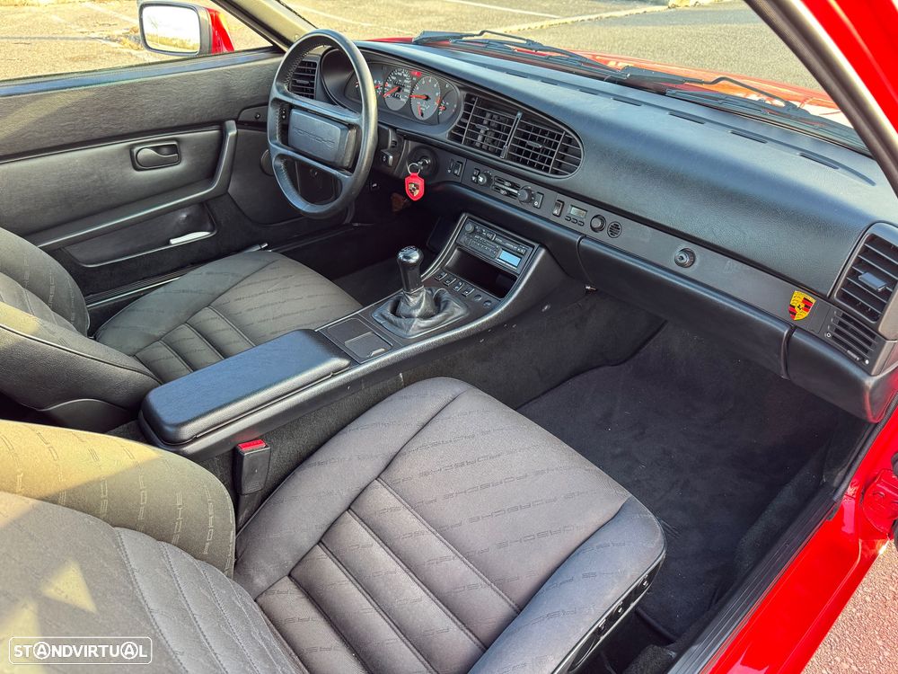 Porsche 944 Turbo S - 25