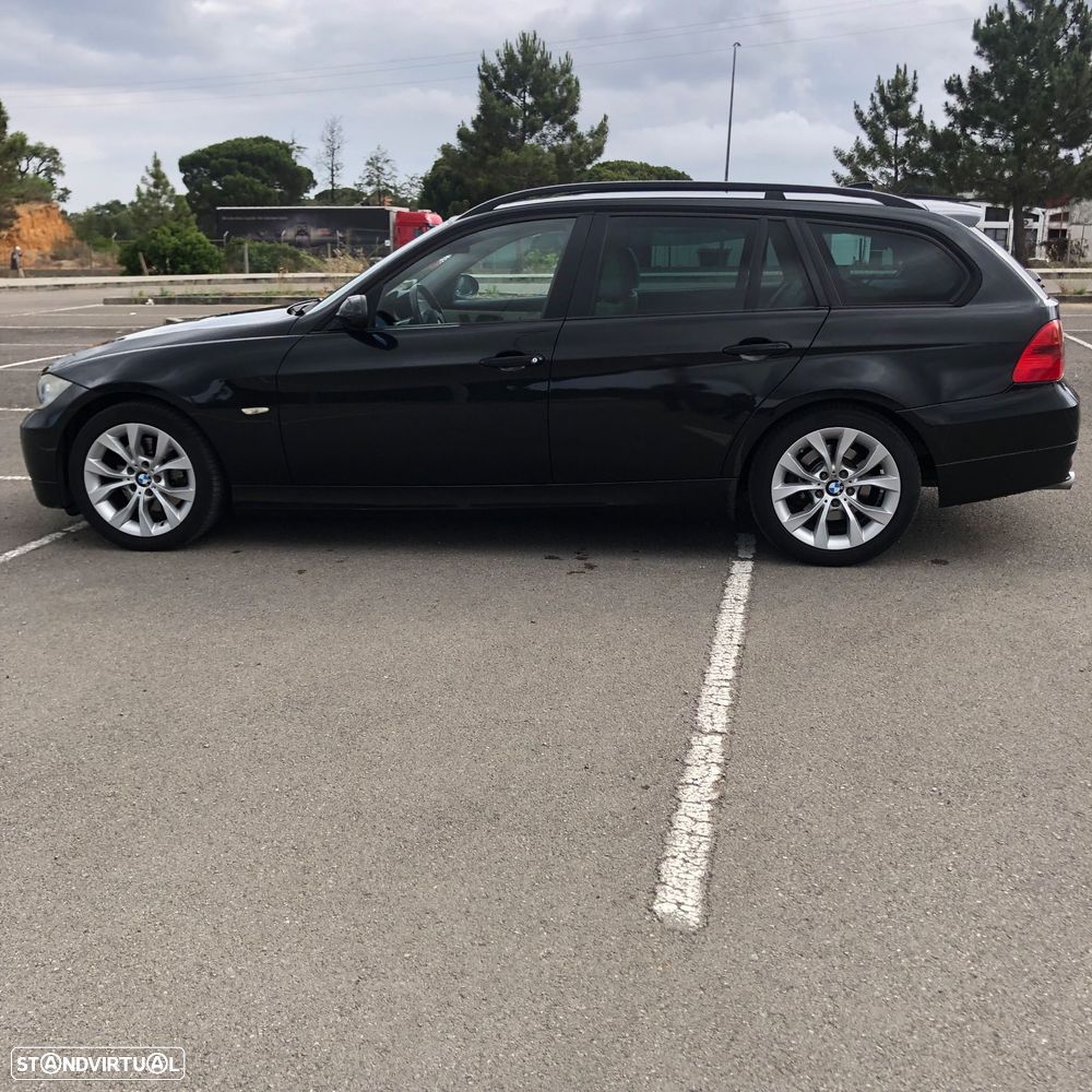 BMW 320 d Navigation Sport - 12