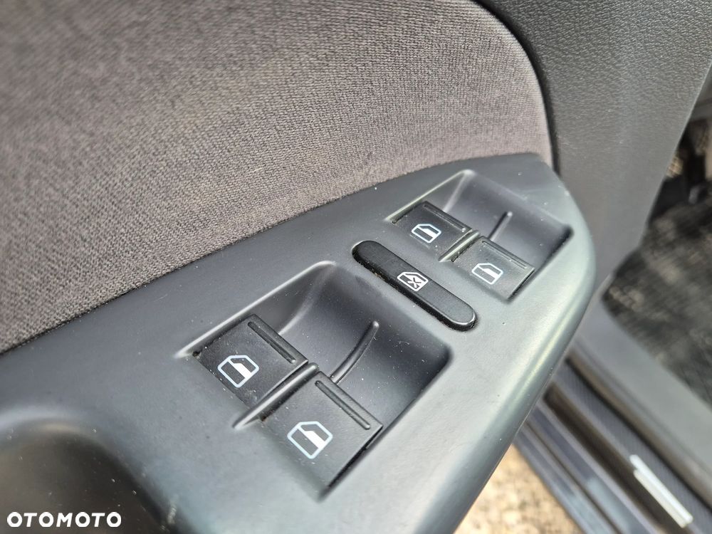 Volkswagen Touran 2.0 TDI United - 10