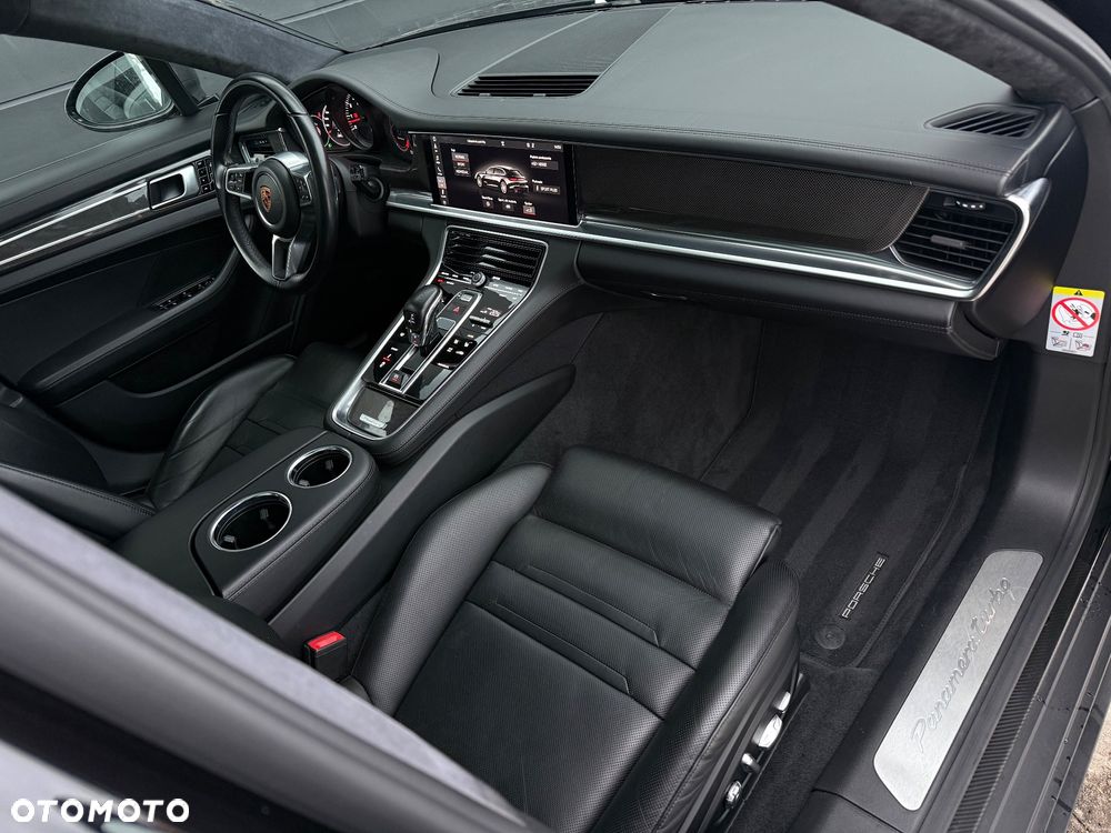 Porsche Panamera Turbo - 24