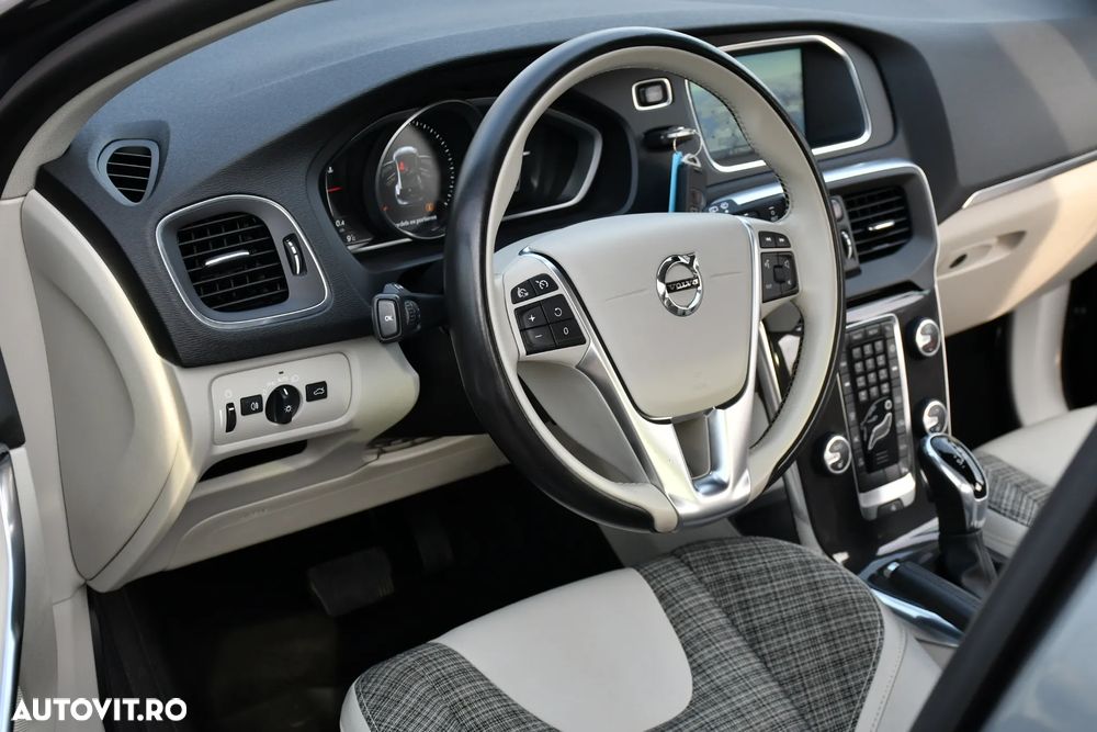 Volvo V40 D4 Geartronic Inscription - 31